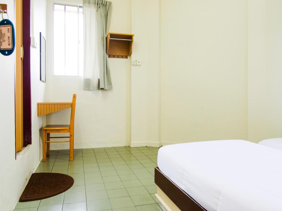 Spot On 89582 Evergreen Hotel Keningau Экстерьер фото