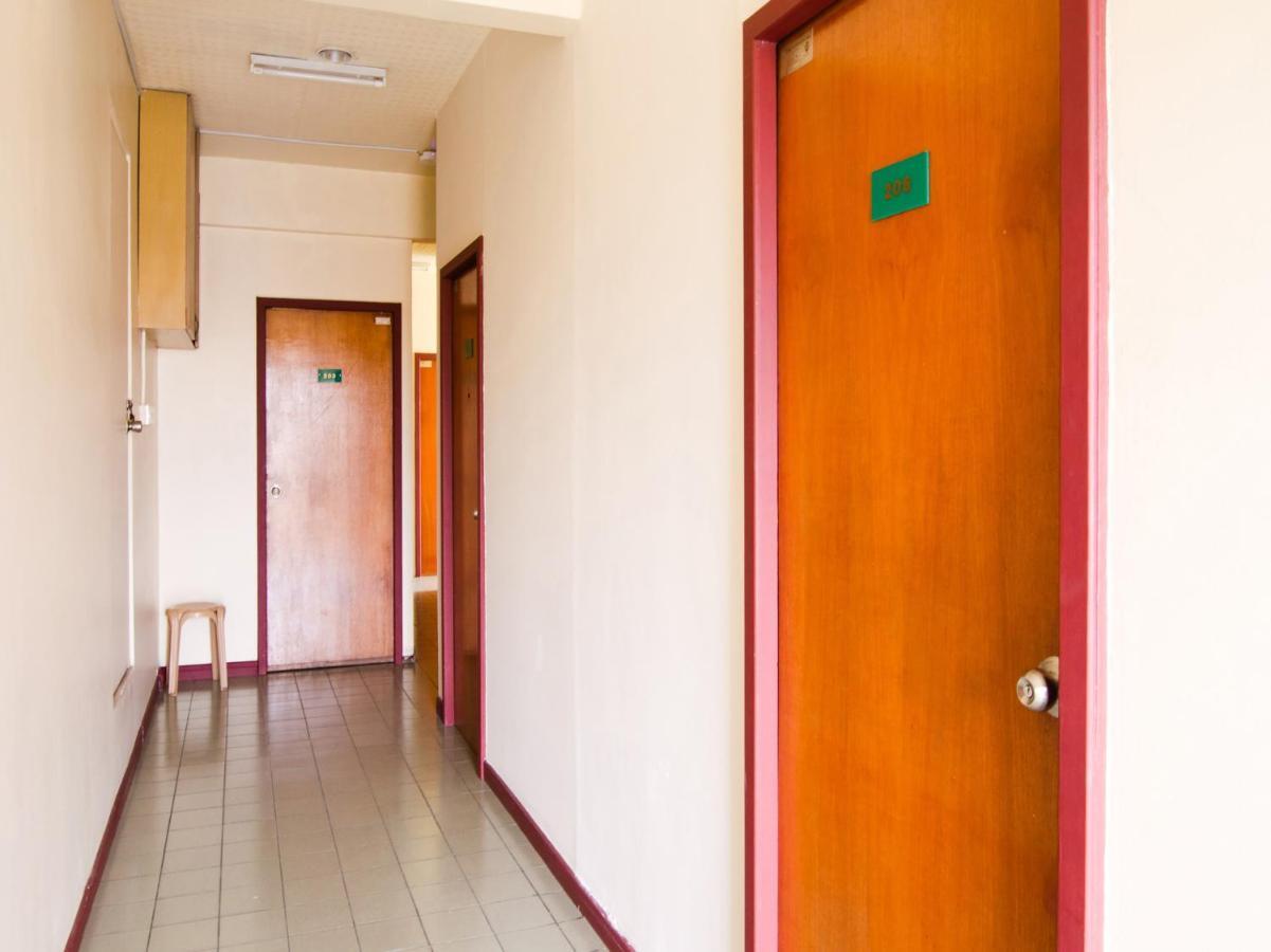 Spot On 89582 Evergreen Hotel Keningau Экстерьер фото